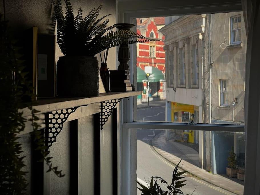 Period Apartment, Great Views, In Heart Of Town. Bradford-On-Avon Exterior photo